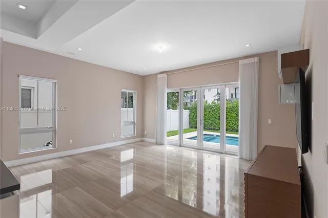 $9,500 | 8415 Northwest 34th Street, Doral, FL 33122