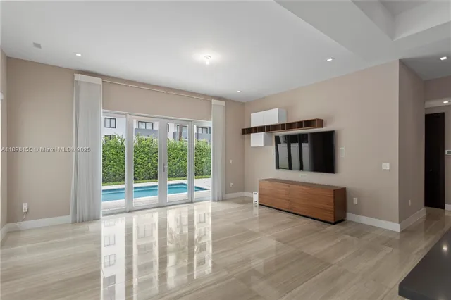 $9,500 | 8415 Northwest 34th Street, Doral, FL 33122