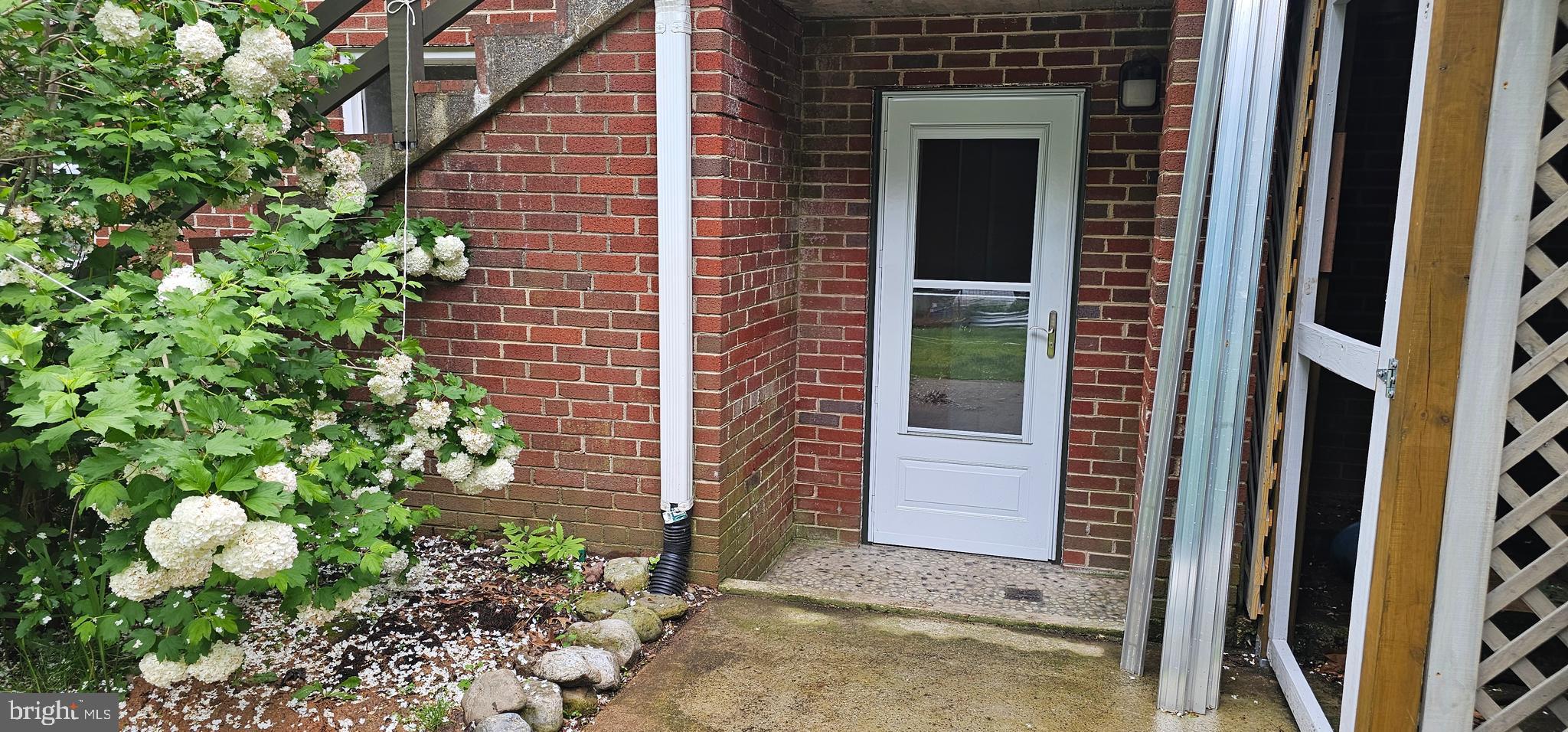 401 Stonington Road Silver Spring, MD 20902 - Photo 12 of 16 Entrance