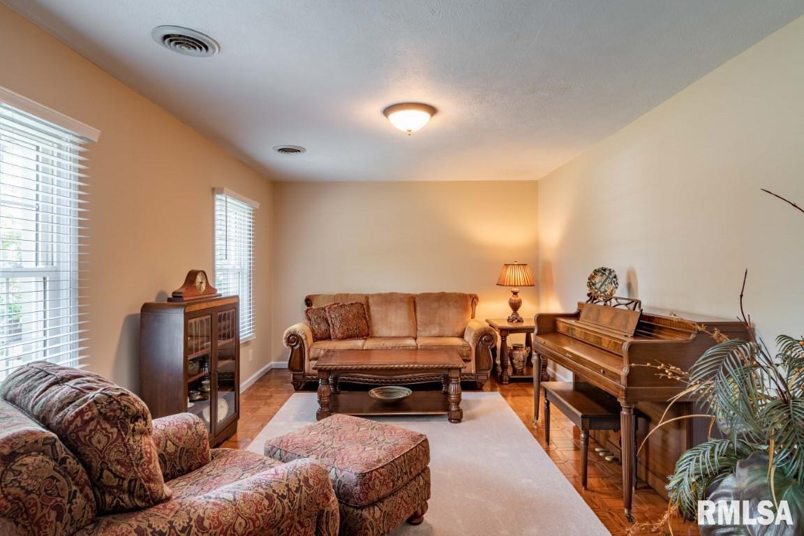 1317 Ritchey Drive Marion, IL 62959 - Photo 6 of 33 Gallery Image 6