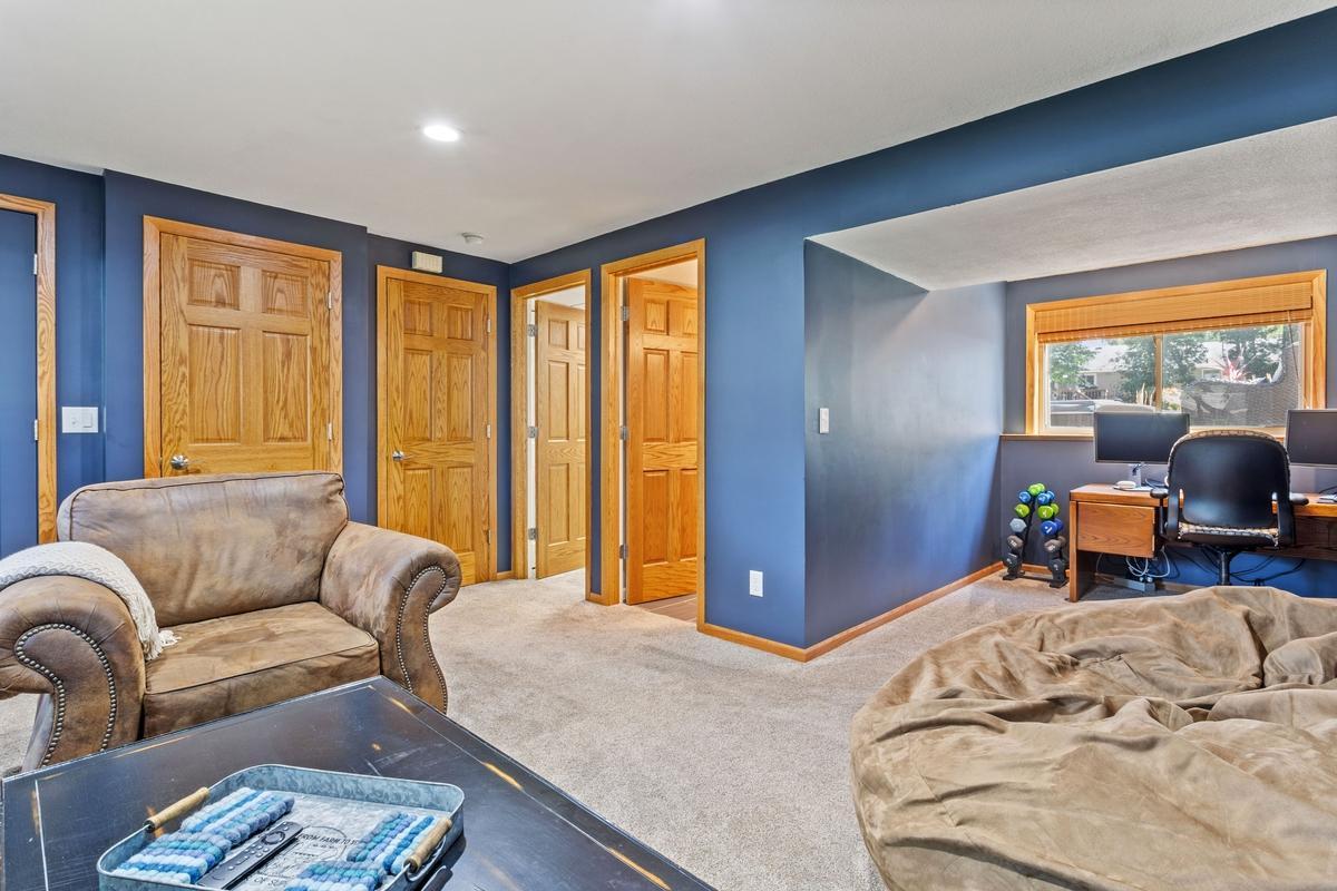 12041 Robin Road Maple Grove, MN 55369 - Photo 20 of 33 Gallery Image 20