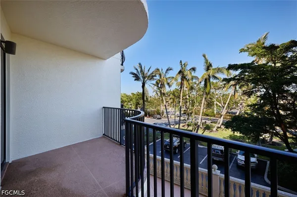 $6,885 | 5702 Cape Harbour Drive, Unit 204, Cape Coral, FL 33914