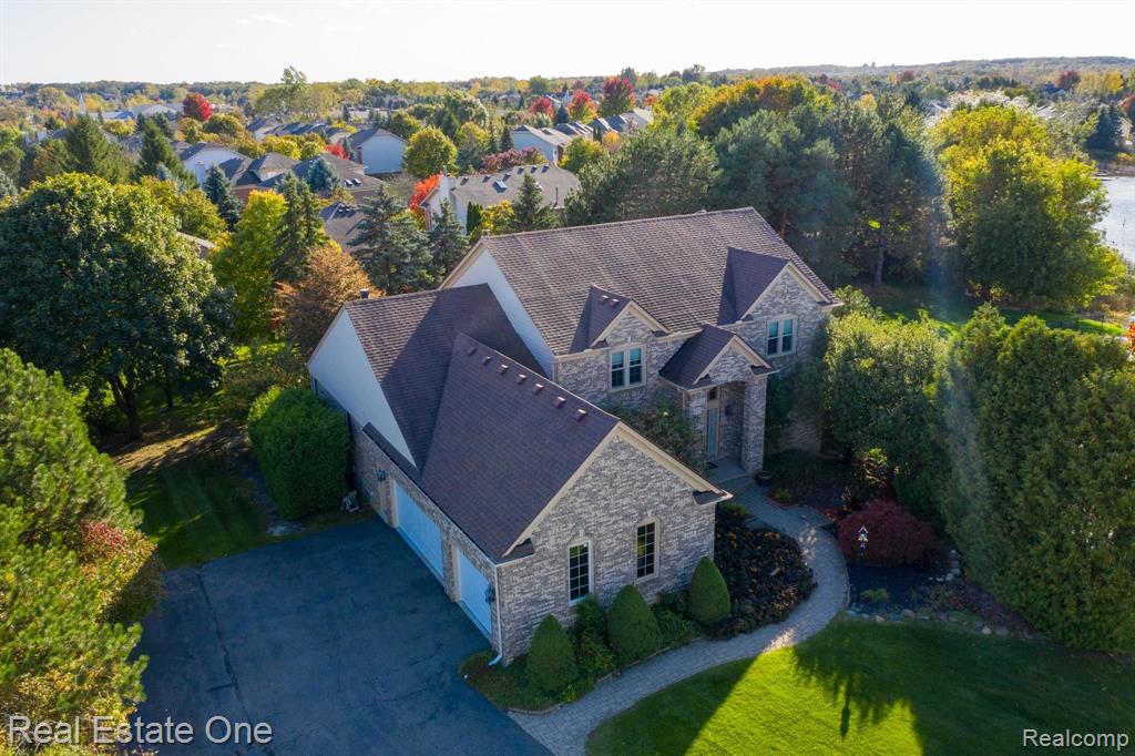 4640 Chatford Court Rochester, MI 48306 - Photo 2 of 30