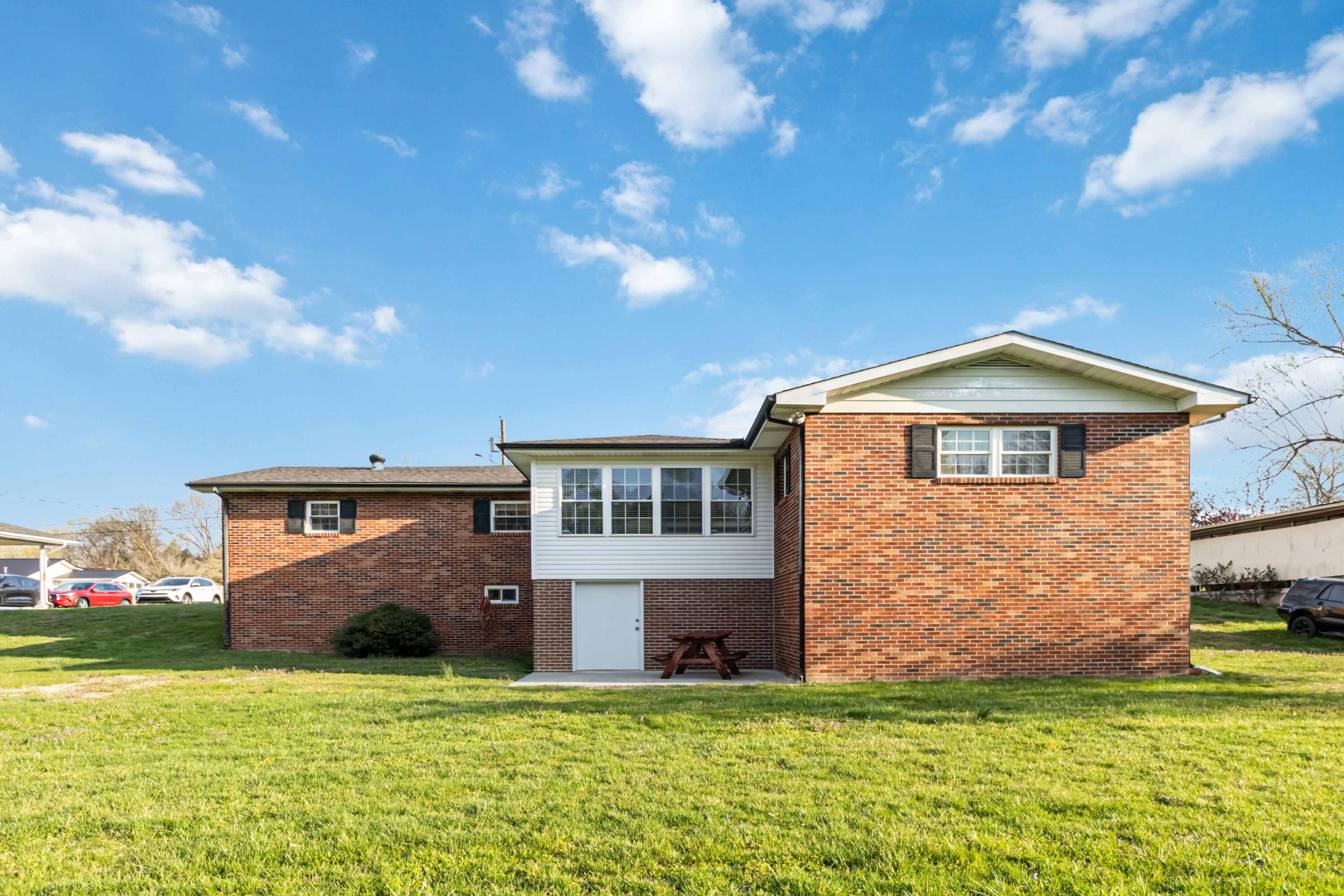 511 Moore Road Williamsburg, KY 40769 - Photo 5 of 50 047