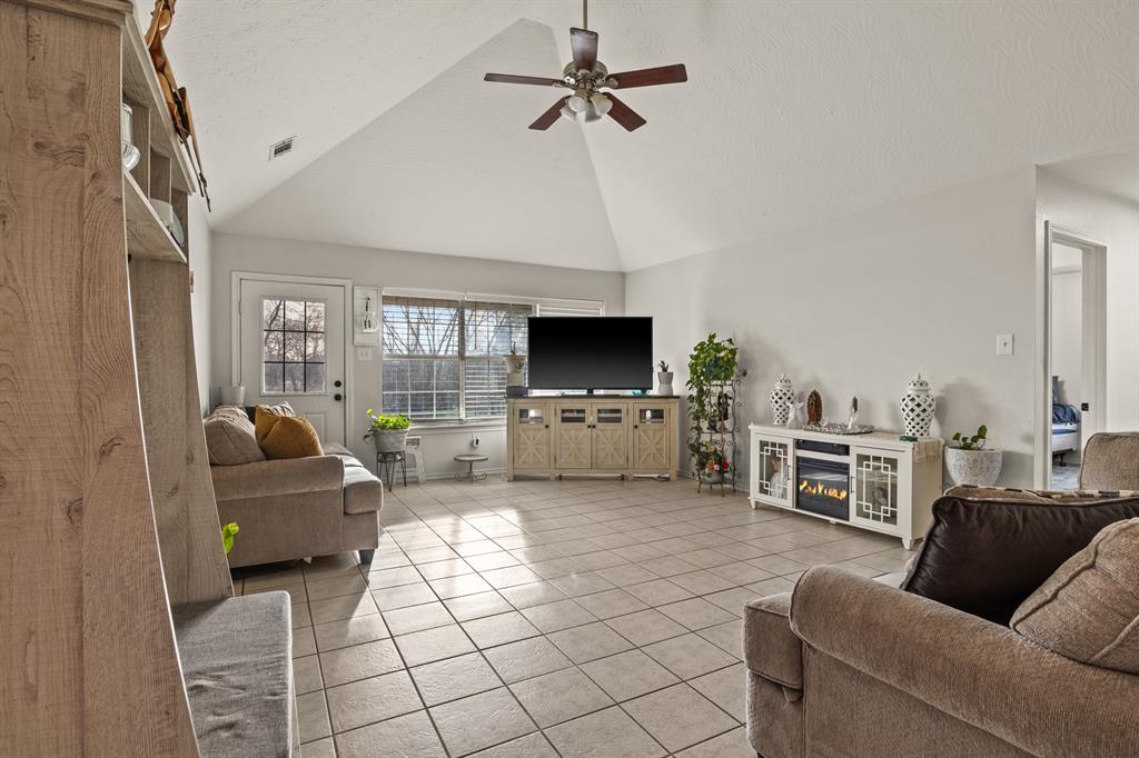 2927 Old Paris Road Mount Pleasant, TX 75455 - Photo 4 of 25