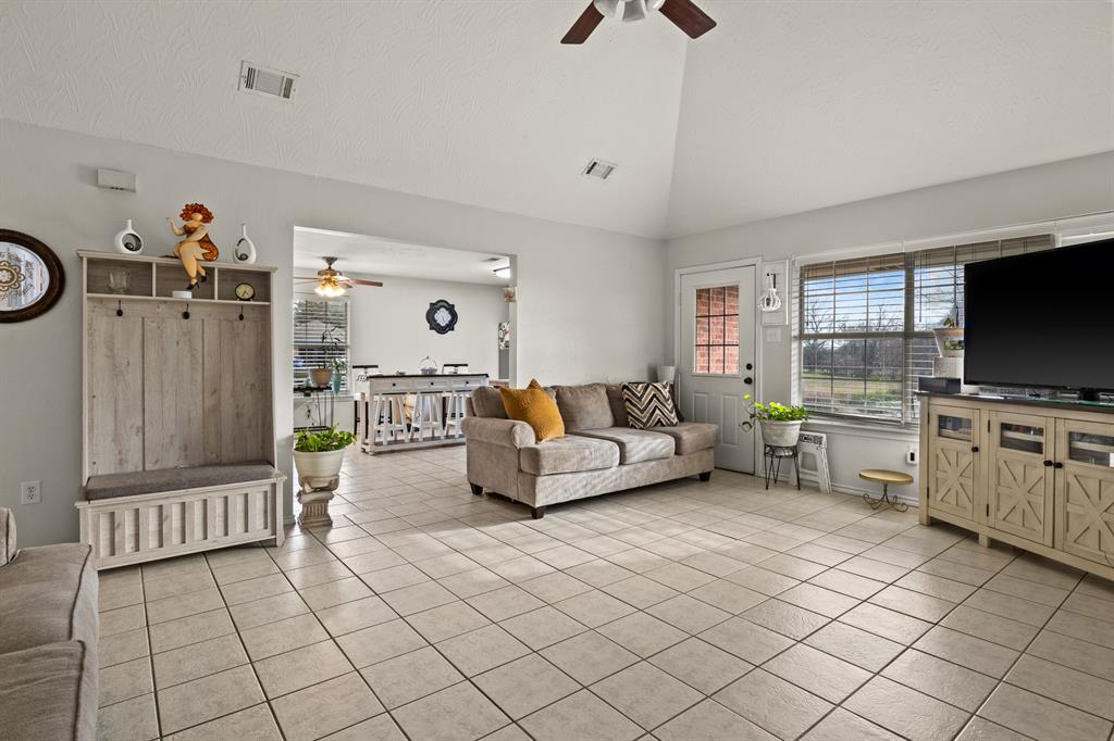 2927 Old Paris Road Mount Pleasant, TX 75455 - Photo 8 of 25