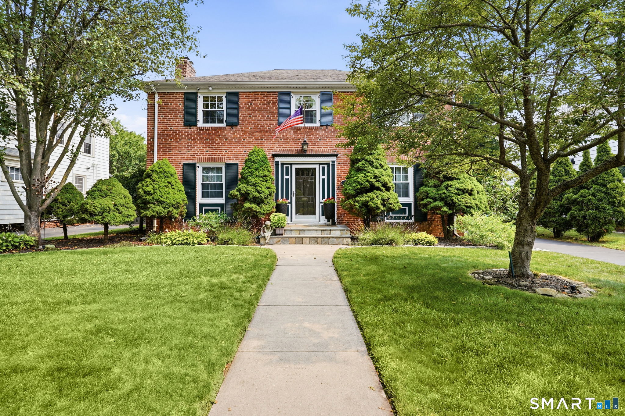 37 Cleveland Road New Haven, CT 06515 - Photo 1 of 30