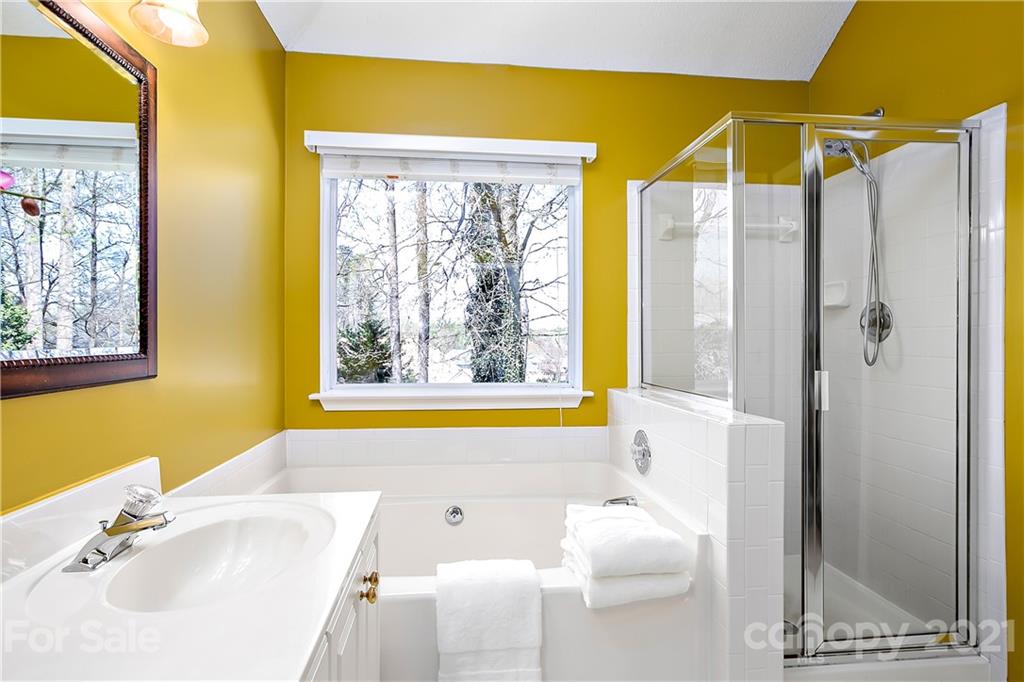 883 Knightsbridge Road Fort Mill, SC 29708 - Photo 11 of 20 a bathroom with a tub and a sink