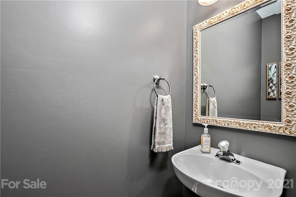 883 Knightsbridge Road Fort Mill, SC 29708 - Photo 9 of 20 a bathroom with a sink and a mirror