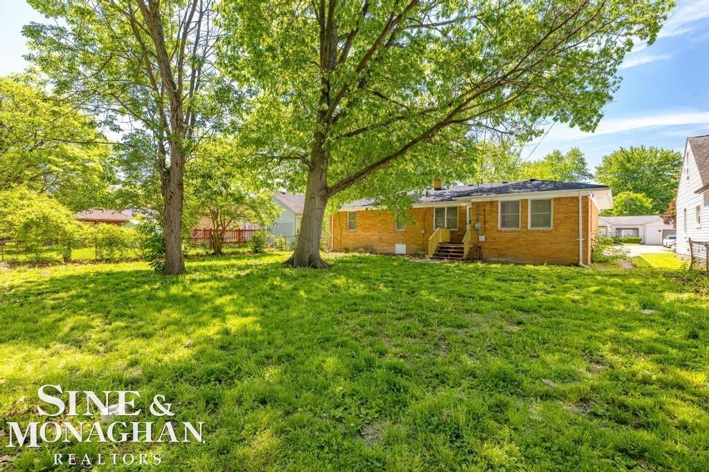 20933 Ridgemont Road Harper Woods, MI 48225 - Photo 23 of 30 Gallery Image 23