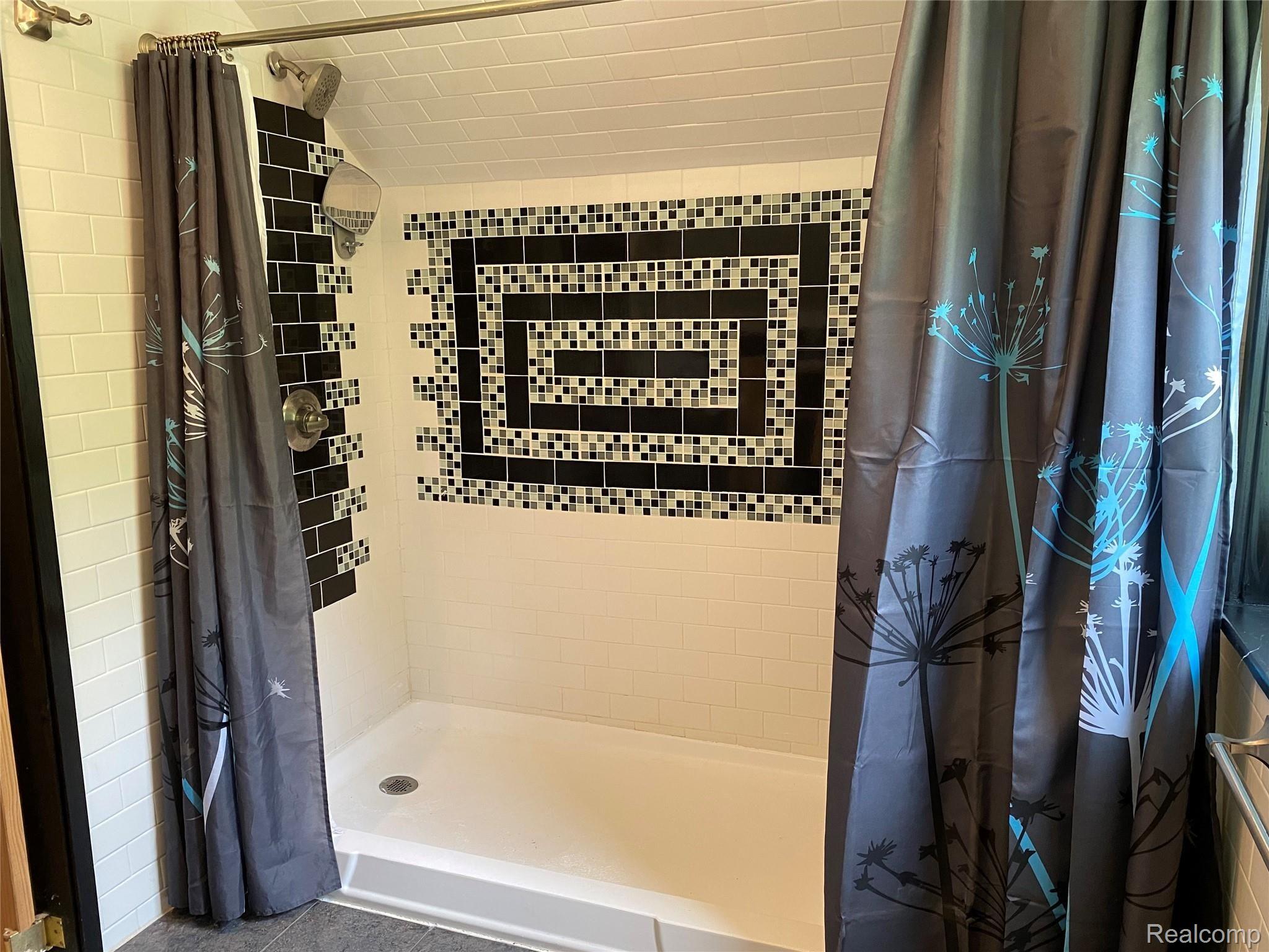 1990 Byron Road Howell, MI 48855 - Photo 28 of 34 Master bath
