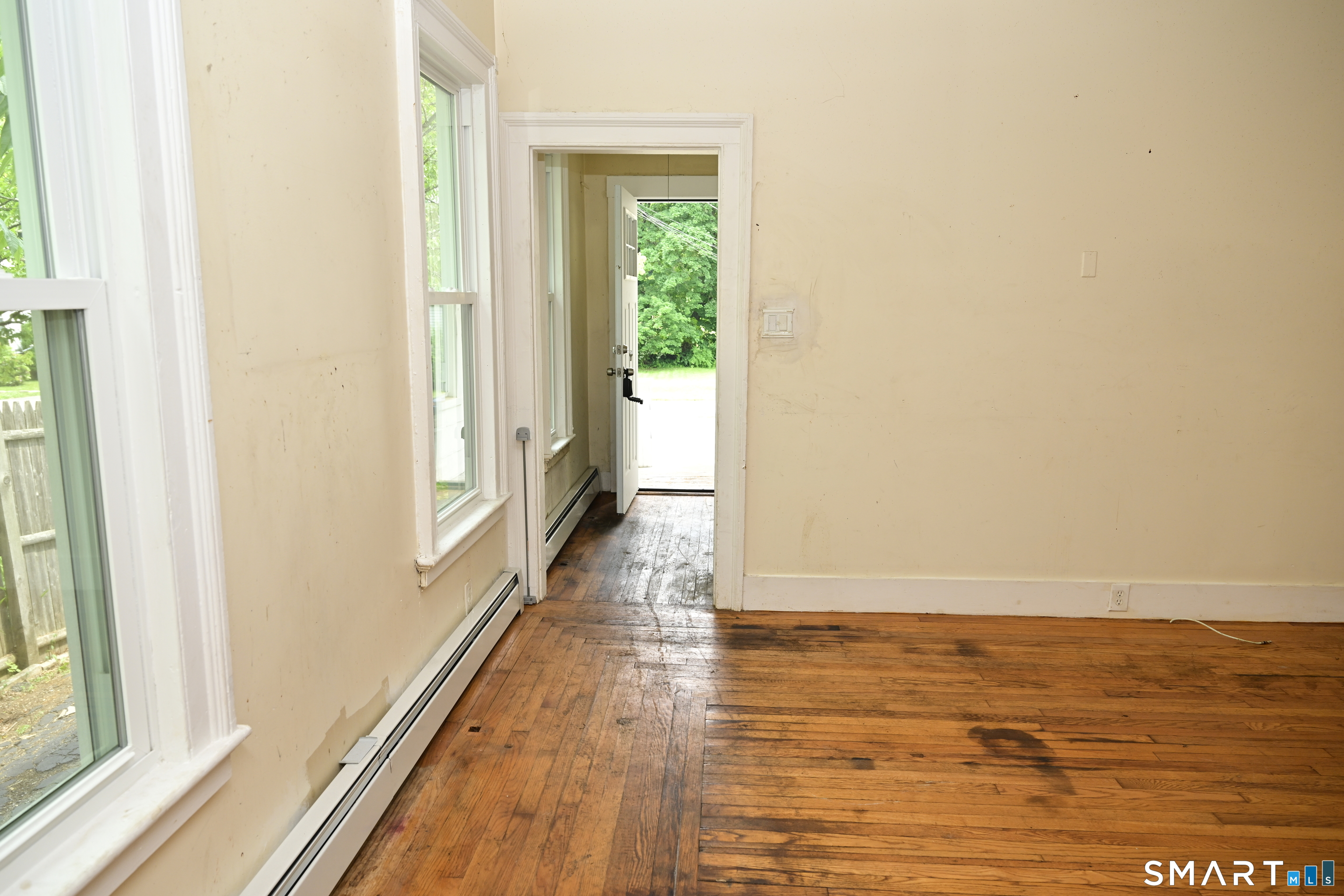 29 Locke Street Ansonia, CT 06401 - Photo 11 of 39