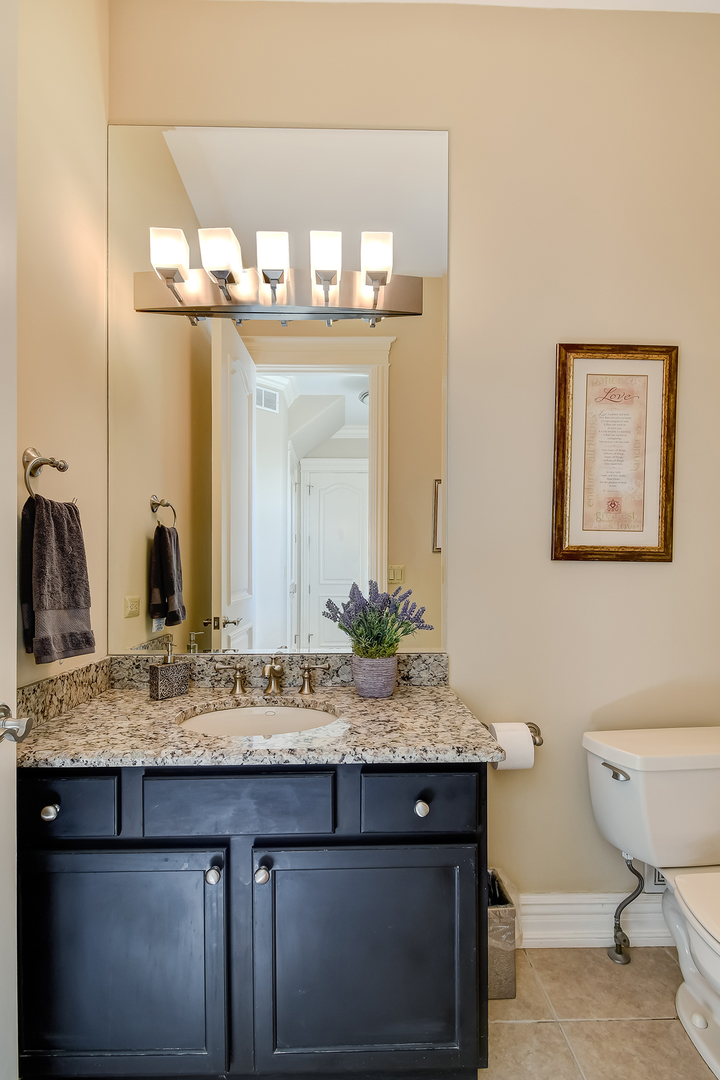 21 Ashton Drive Burr Ridge, IL 60527 - Photo 12 of 45