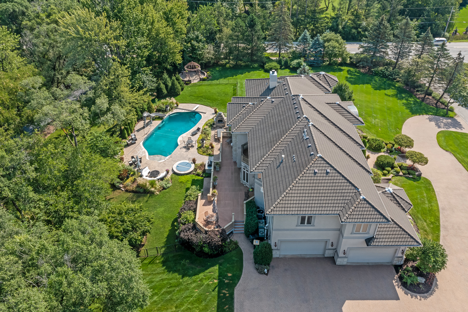21 Ashton Drive Burr Ridge, IL 60527 - Photo 43 of 45 an aerial view of a house with a yard