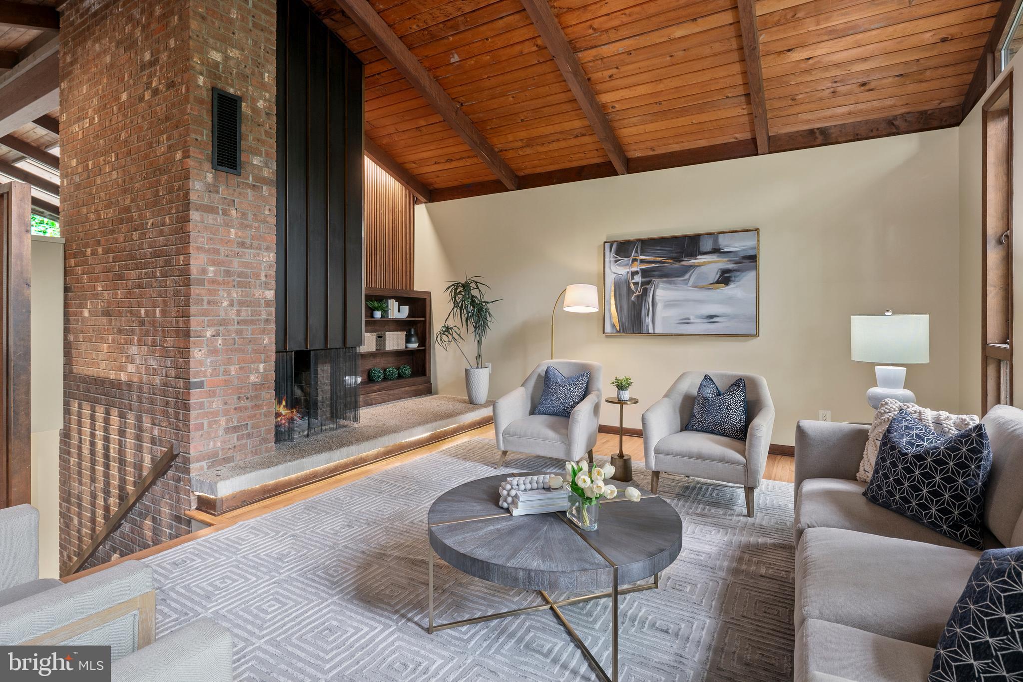 2825 Lorcom Lane Arlington, VA 22207 - Photo 14 of 63 a living room with furniture