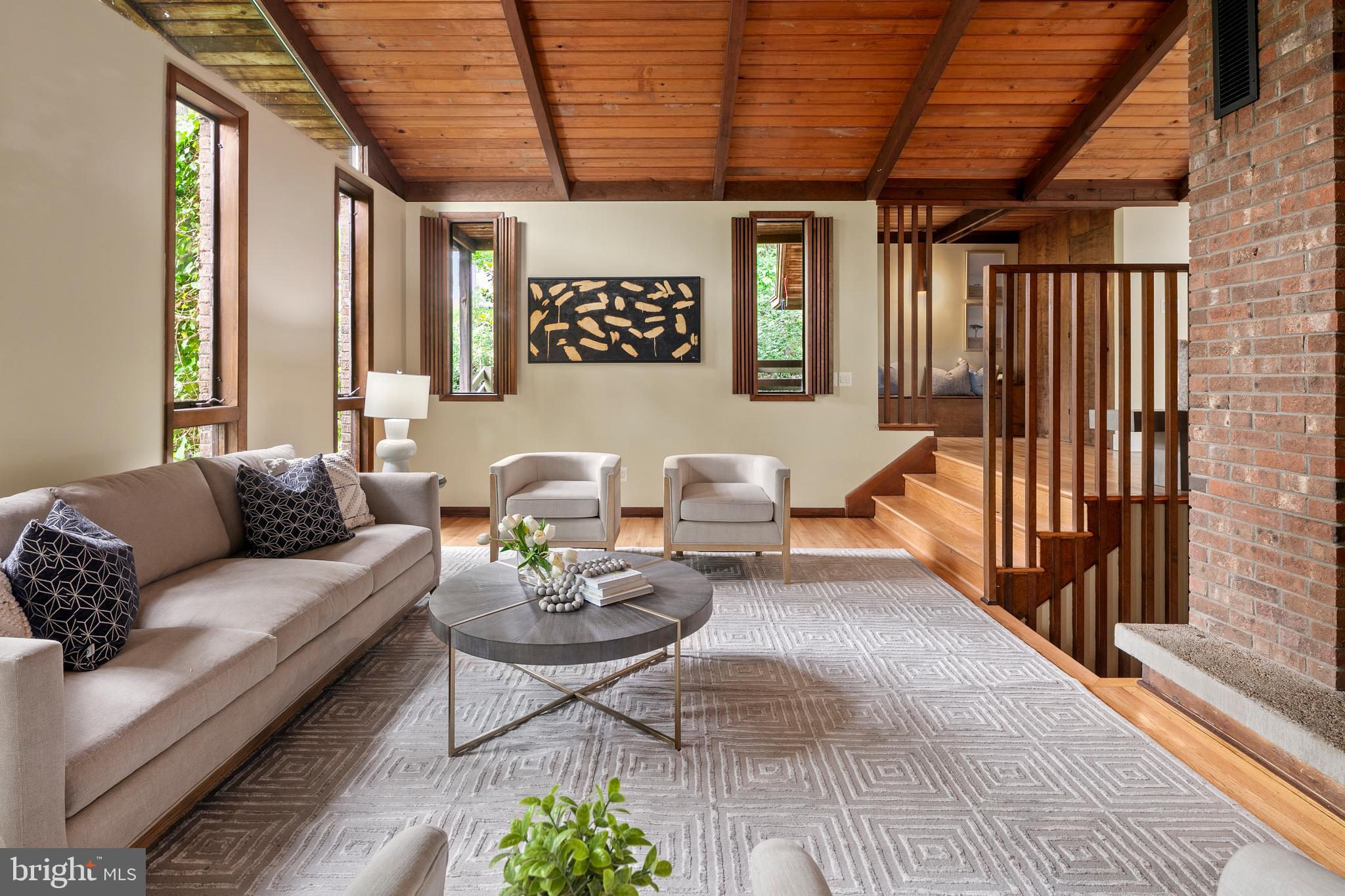 2825 Lorcom Lane Arlington, VA 22207 - Photo 17 of 63 a living room with furniture