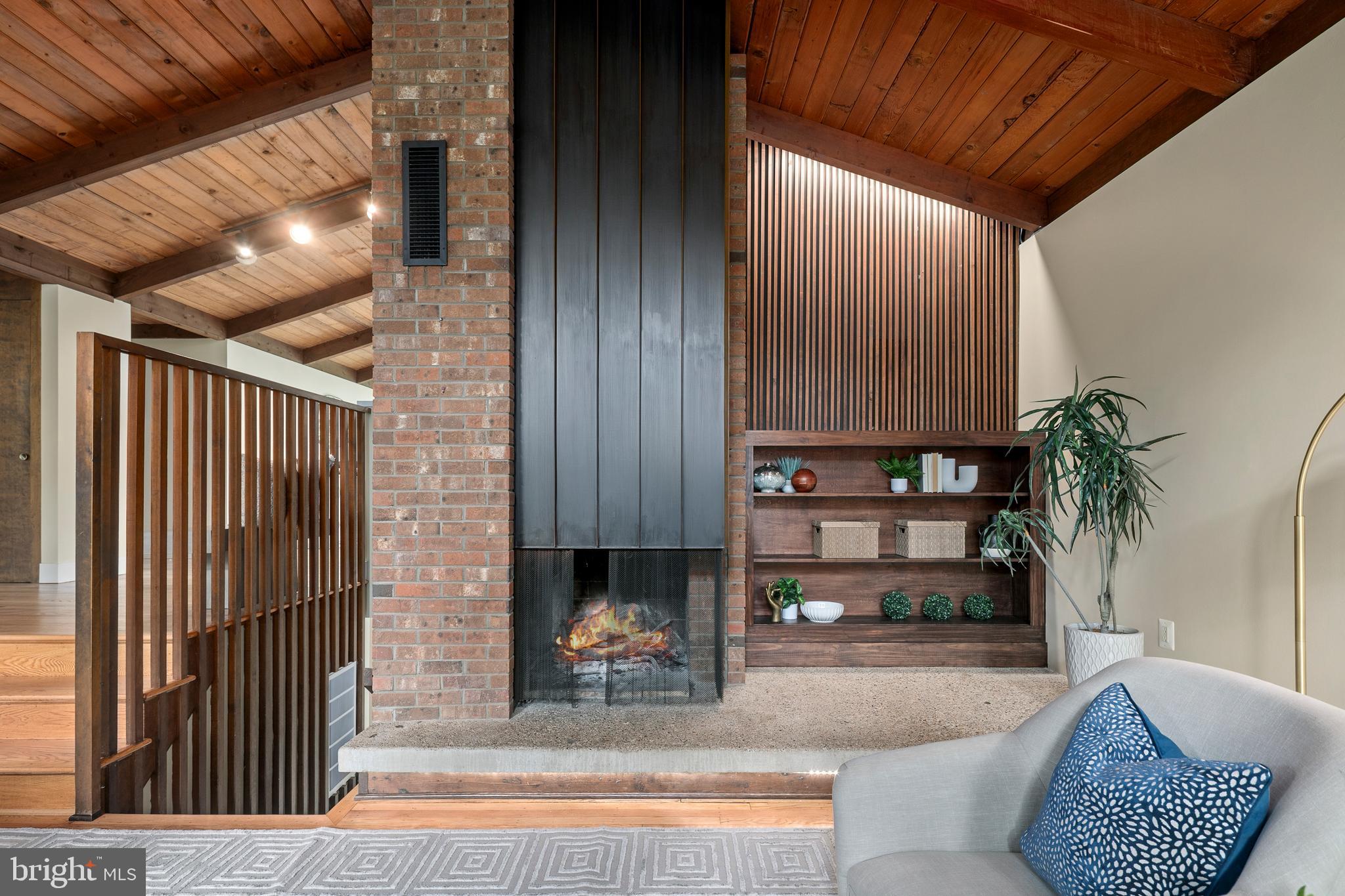 2825 Lorcom Lane Arlington, VA 22207 - Photo 19 of 63 Built-in shelving