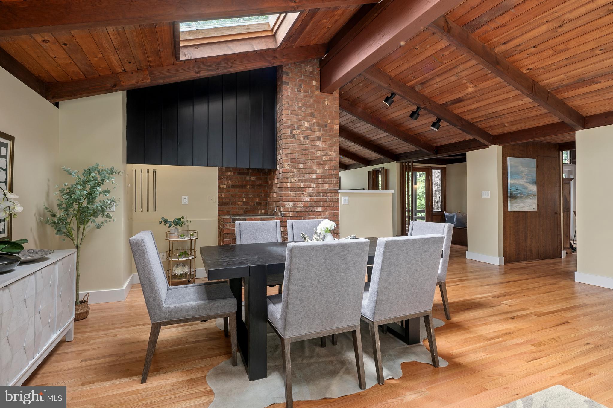 2825 Lorcom Lane Arlington, VA 22207 - Photo 24 of 63 a view of a dining room with furniture