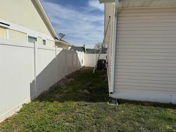 $399,900 | 523 Morning Dove Way, Marsing, ID 83639
