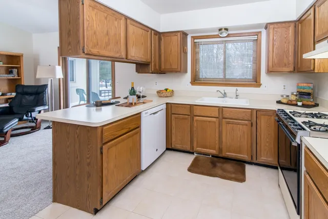 $380,000 | 8984 South Christine Drive, Brighton, MI 48114