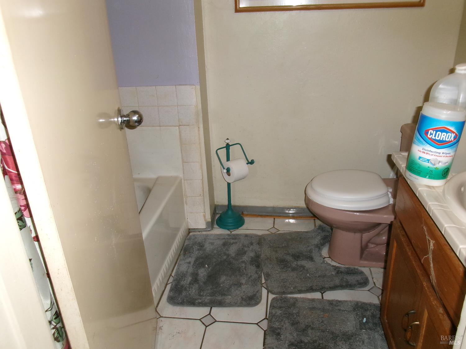 148 Obrien Circle Vallejo, CA 94589 - Photo 12 of 14 a bathroom with a toilet and a sink