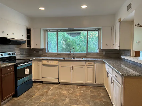 $2,200 | 5122 Jackwood Street, Houston, TX 77096