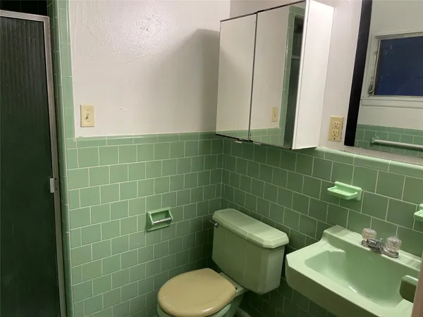 $2,200 | 5122 Jackwood Street, Houston, TX 77096