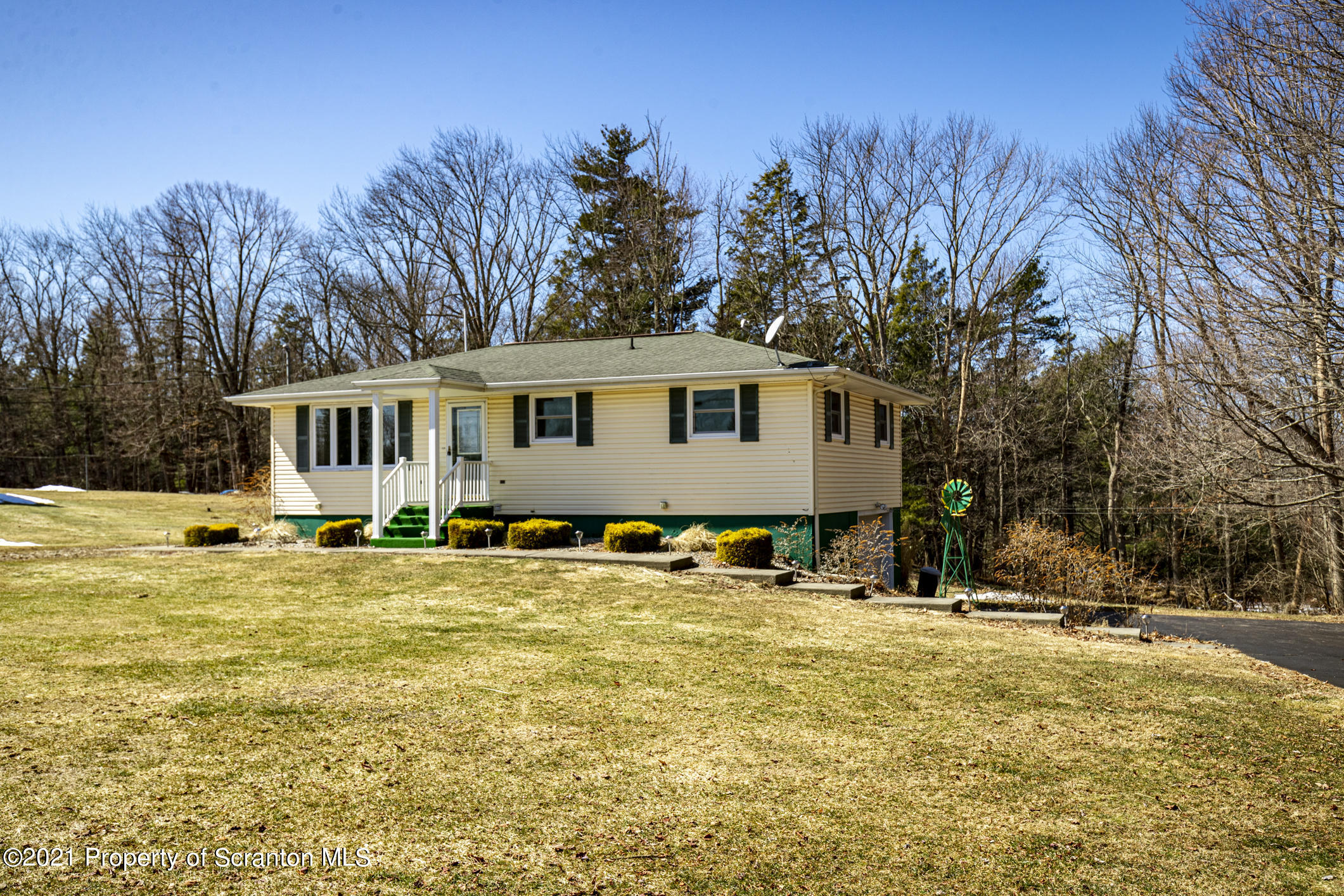 417 Cemetery Road Moscow, PA 18444 - Photo 40 of 41 Gallery Image 40
