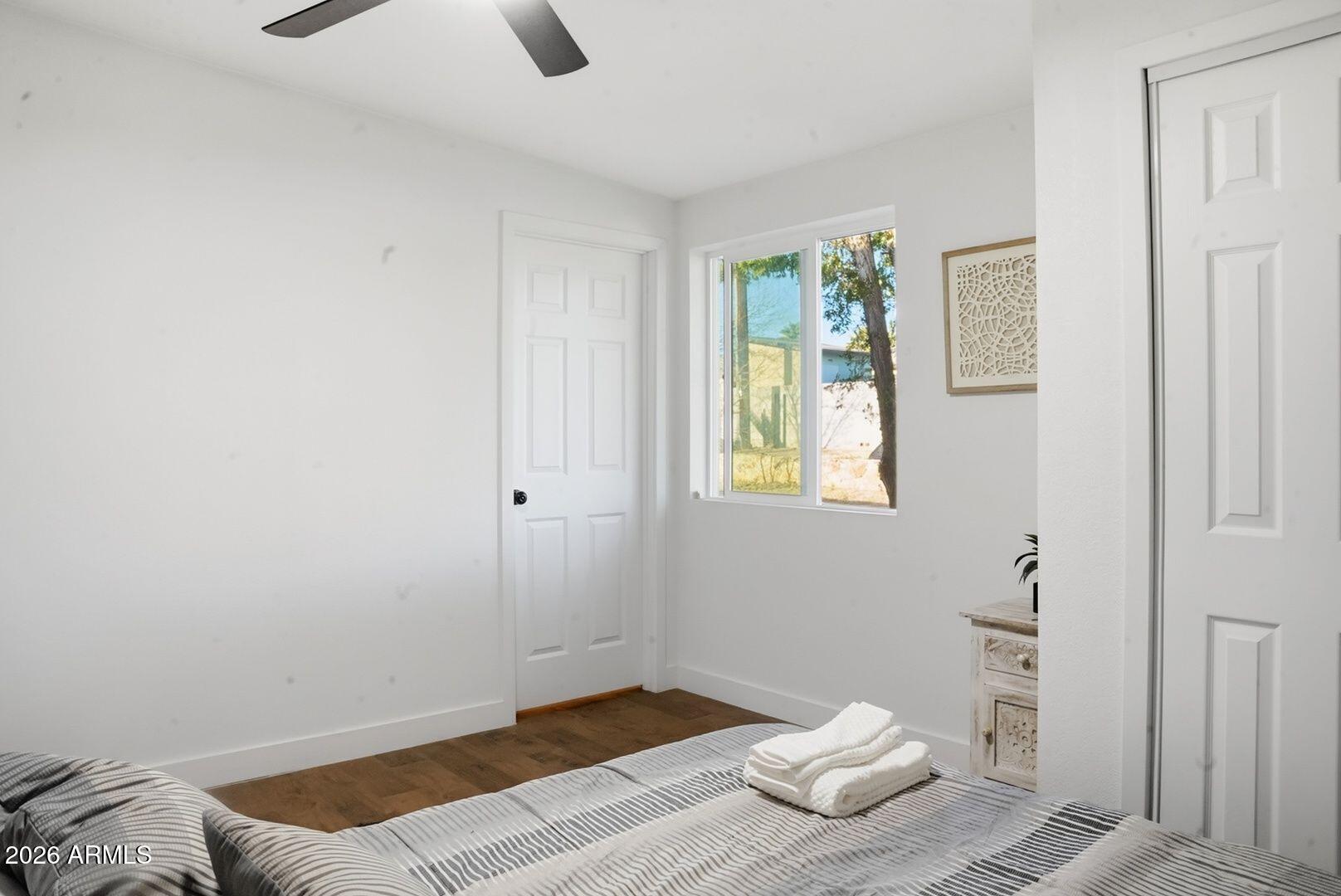 408 Hartford Road Kearny, AZ 85137 - Photo 22 of 27 a bedroom with bed and window