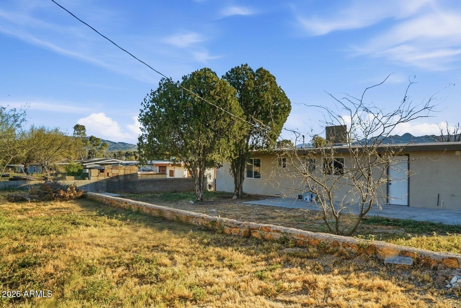 408 Hartford Road Kearny, AZ 85137 - Photo 4 of 27 a view of a backyard