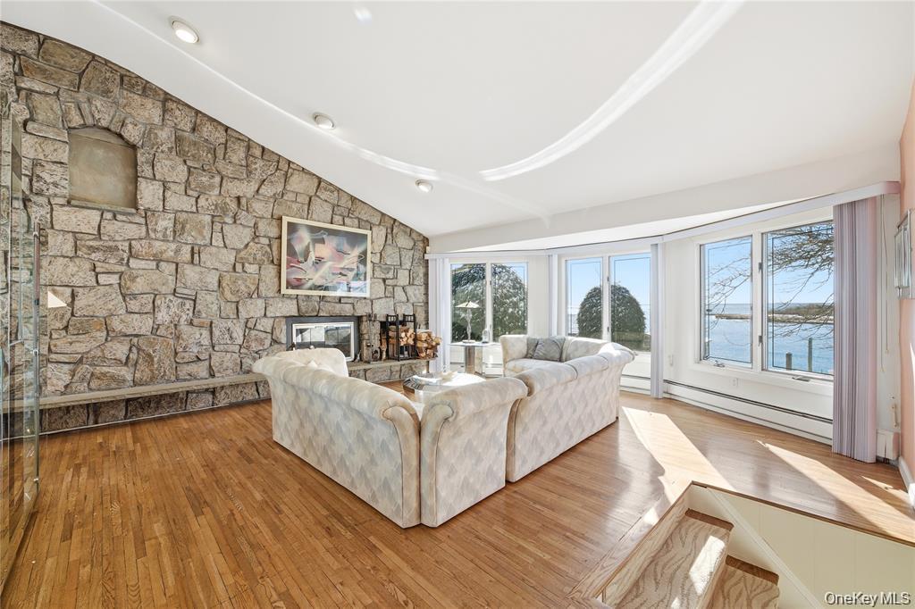 3094 Riverside Drive Wantagh, NY 11793 - Photo 14 of 46