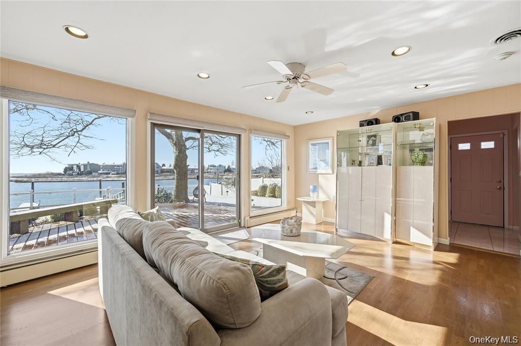 3094 Riverside Drive Wantagh, NY 11793 - Photo 17 of 46