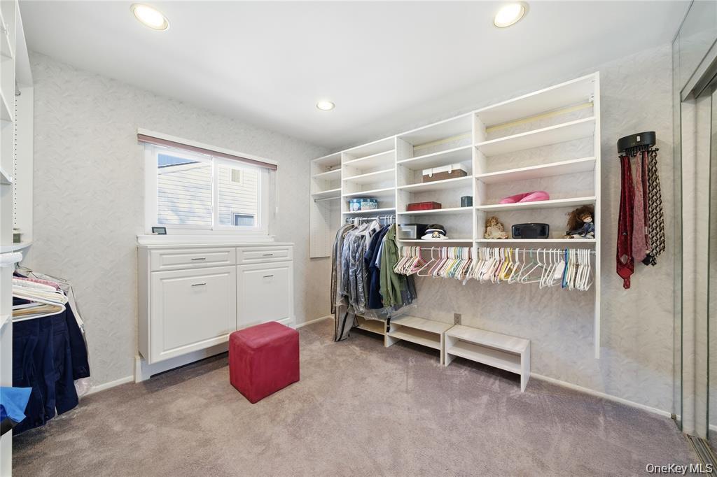 3094 Riverside Drive Wantagh, NY 11793 - Photo 28 of 46