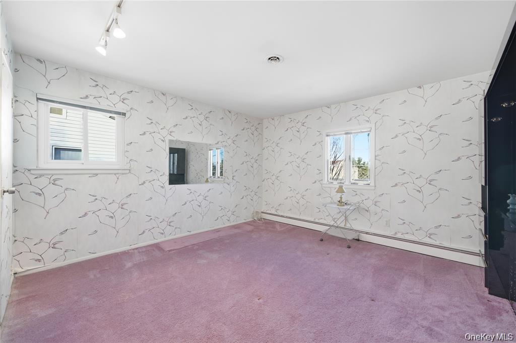 3094 Riverside Drive Wantagh, NY 11793 - Photo 32 of 46