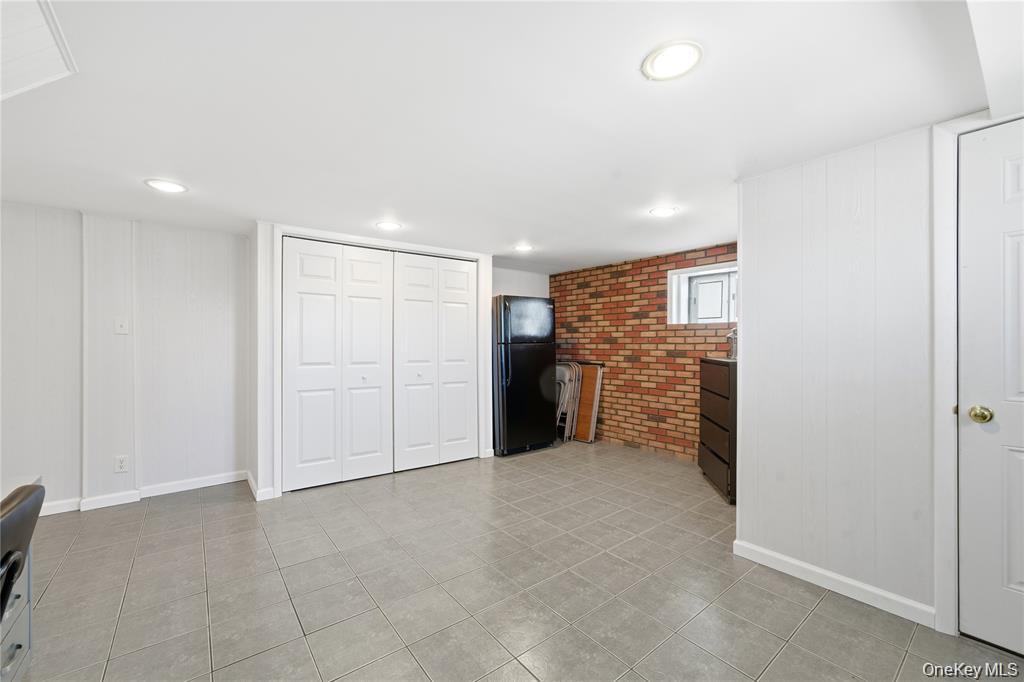 3094 Riverside Drive Wantagh, NY 11793 - Photo 34 of 46