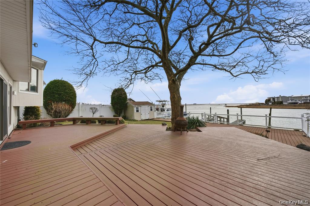 3094 Riverside Drive Wantagh, NY 11793 - Photo 38 of 46