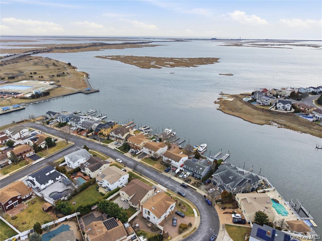 3094 Riverside Drive Wantagh, NY 11793 - Photo 42 of 46