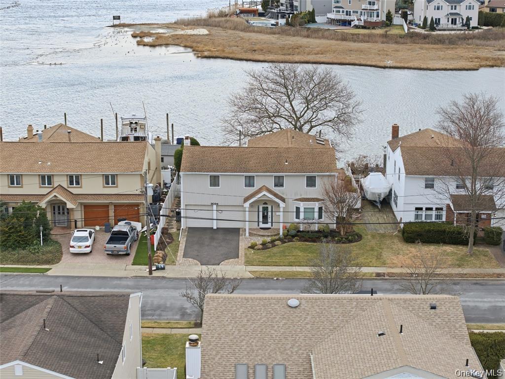 3094 Riverside Drive Wantagh, NY 11793 - Photo 6 of 46