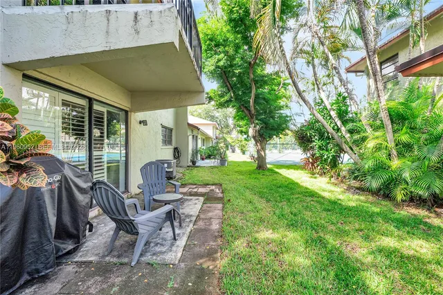 $299,999 | 1759 Northeast 39th Court, Unit 1301, Pompano Beach, FL 33064