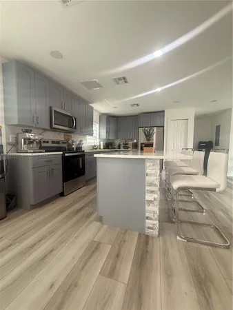 $2,500 | 820 North Trebol Street, Clewiston, FL 33440