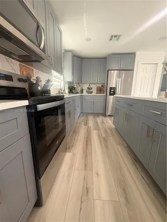 $2,500 | 820 North Trebol Street, Clewiston, FL 33440