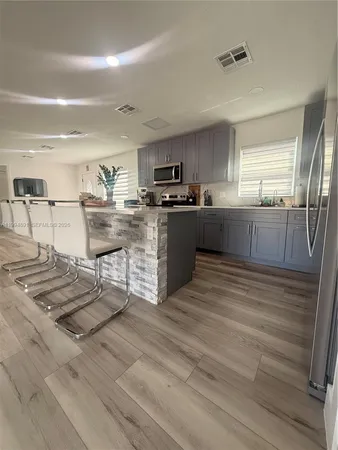 $2,500 | 820 North Trebol Street, Clewiston, FL 33440