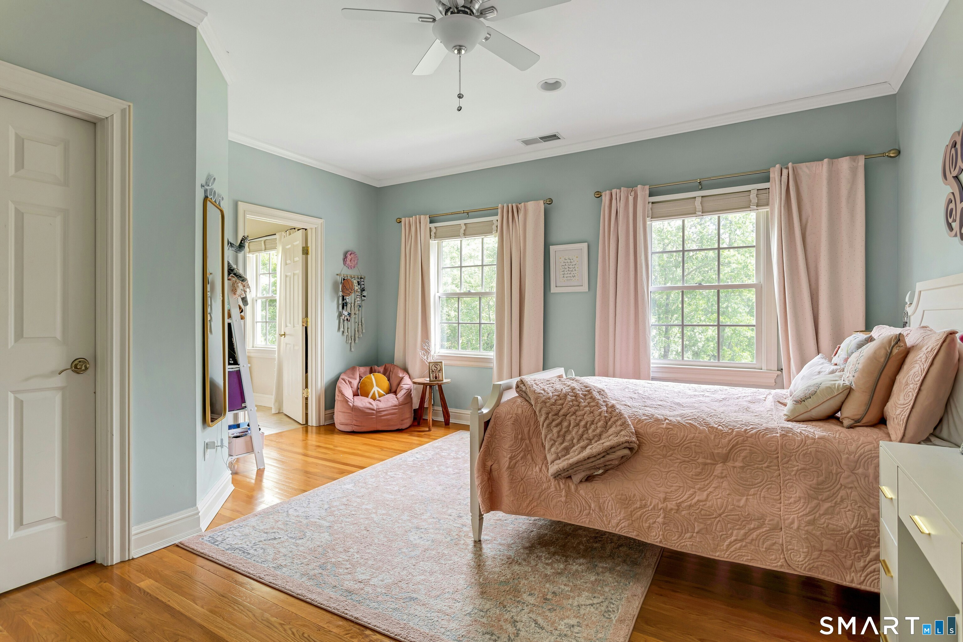 14 Turtle Ridge Court Ridgefield, CT 06877 - Photo 25 of 40 Bedroom with Walk-In & En-Suite Full Bathroom