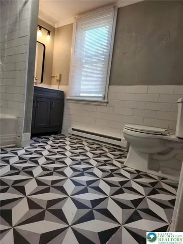 $1,850 | 915 North New Street, Unit 2, Bethlehem, PA 18018