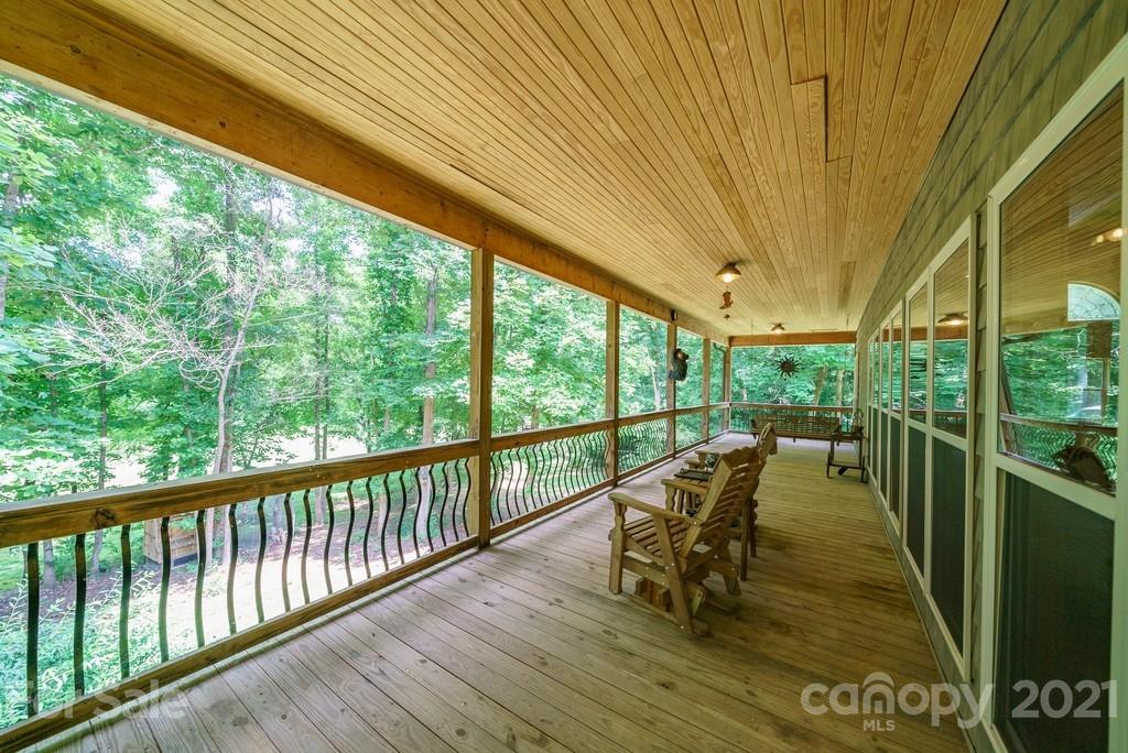 1094 West End Road Chester, SC 29706 - Photo 18 of 37 a view of sitting space in balcony