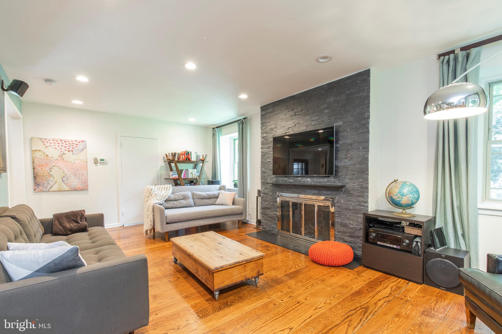 5 Derwen Road Bala Cynwyd, PA 19004 - Photo 11 of 40 Living Room