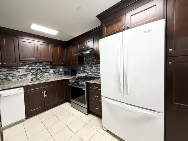 $395,000 | 50 Colonial Drive, Unit 8, Andover, MA 01810