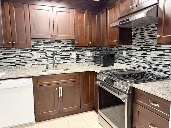 $395,000 | 50 Colonial Drive, Unit 8, Andover, MA 01810