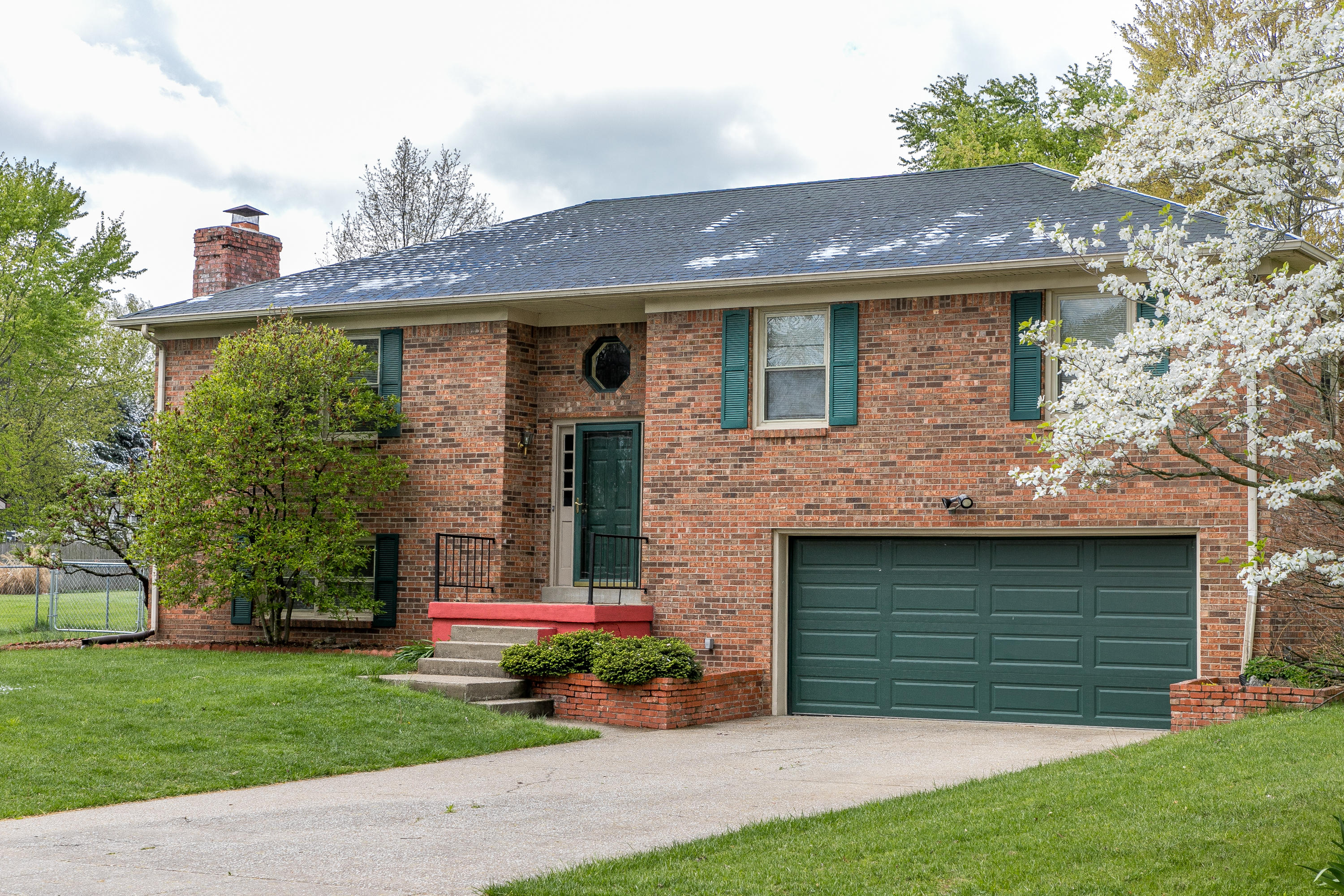 206 Falcon Road Versailles, KY 40383 - Photo 1 of 49 1-2