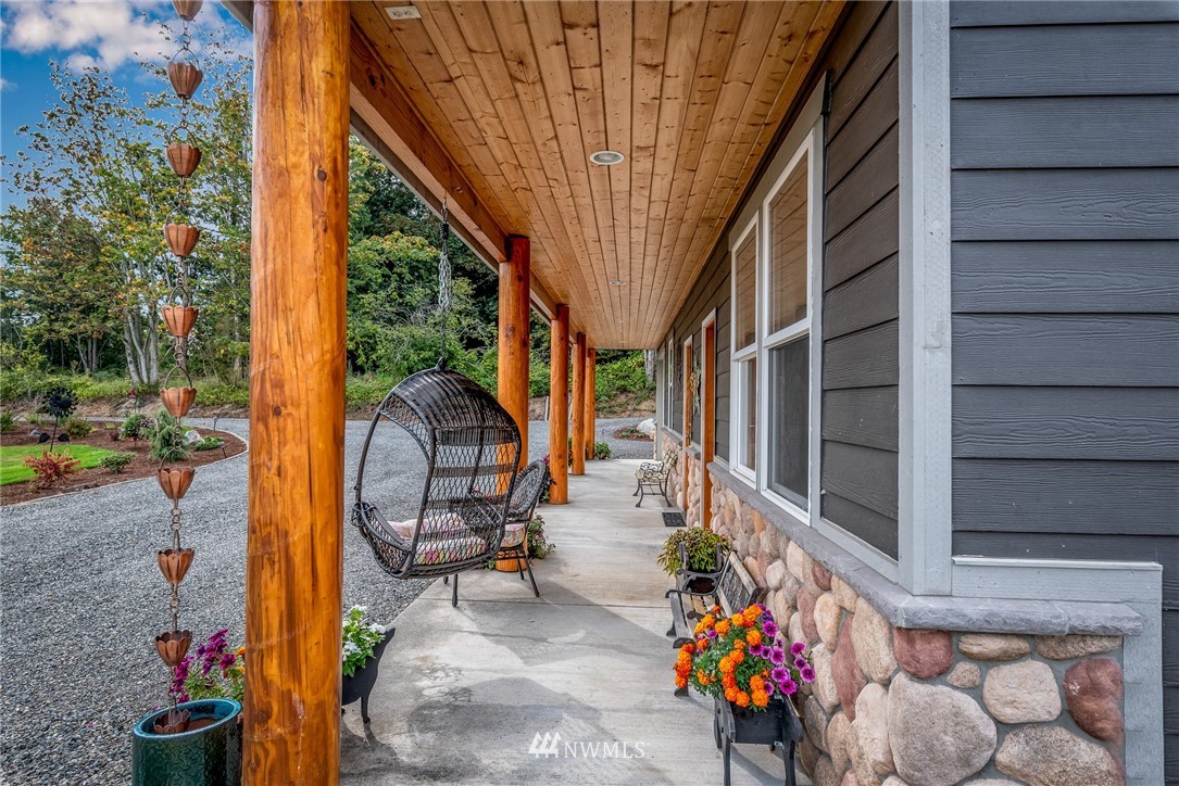 672 East Smith Road Bellingham, WA 98226 - Photo 2 of 25